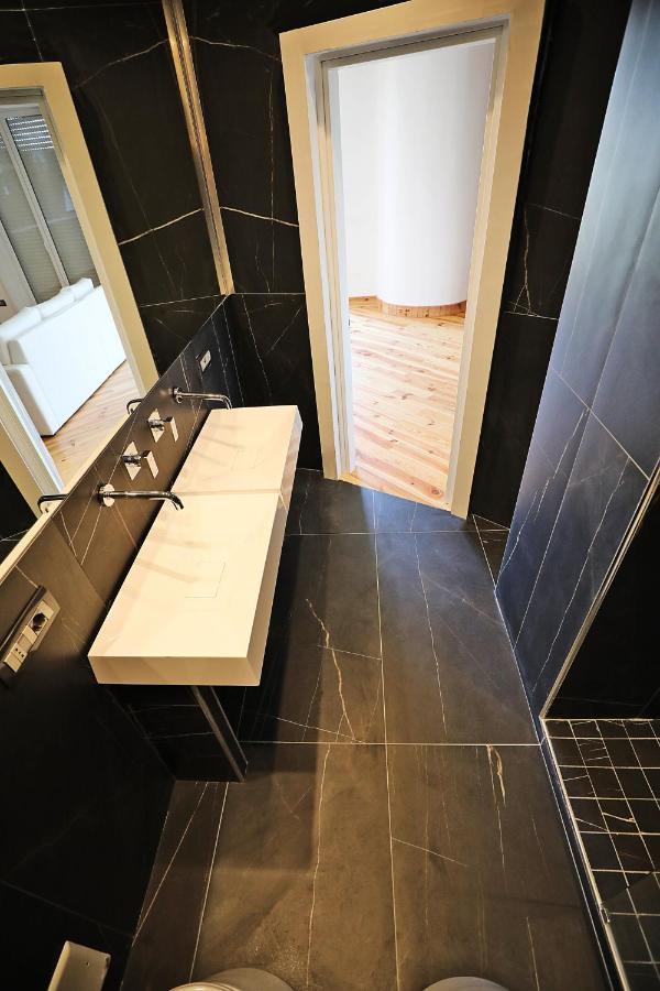 Mayfair Lifestyle Suites By Babylon Stay نابولي المظهر الخارجي الصورة