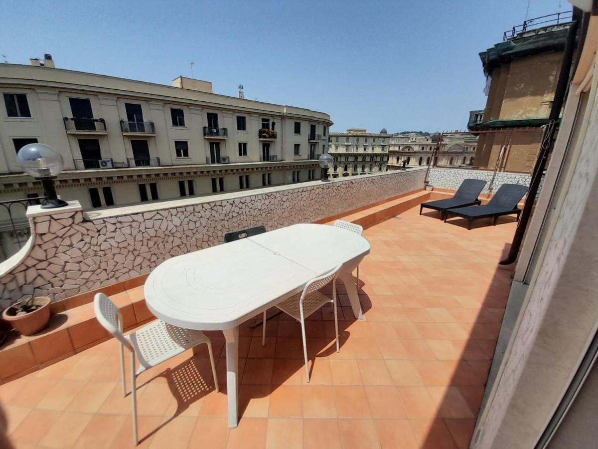 Mayfair Lifestyle Suites By Babylon Stay نابولي المظهر الخارجي الصورة