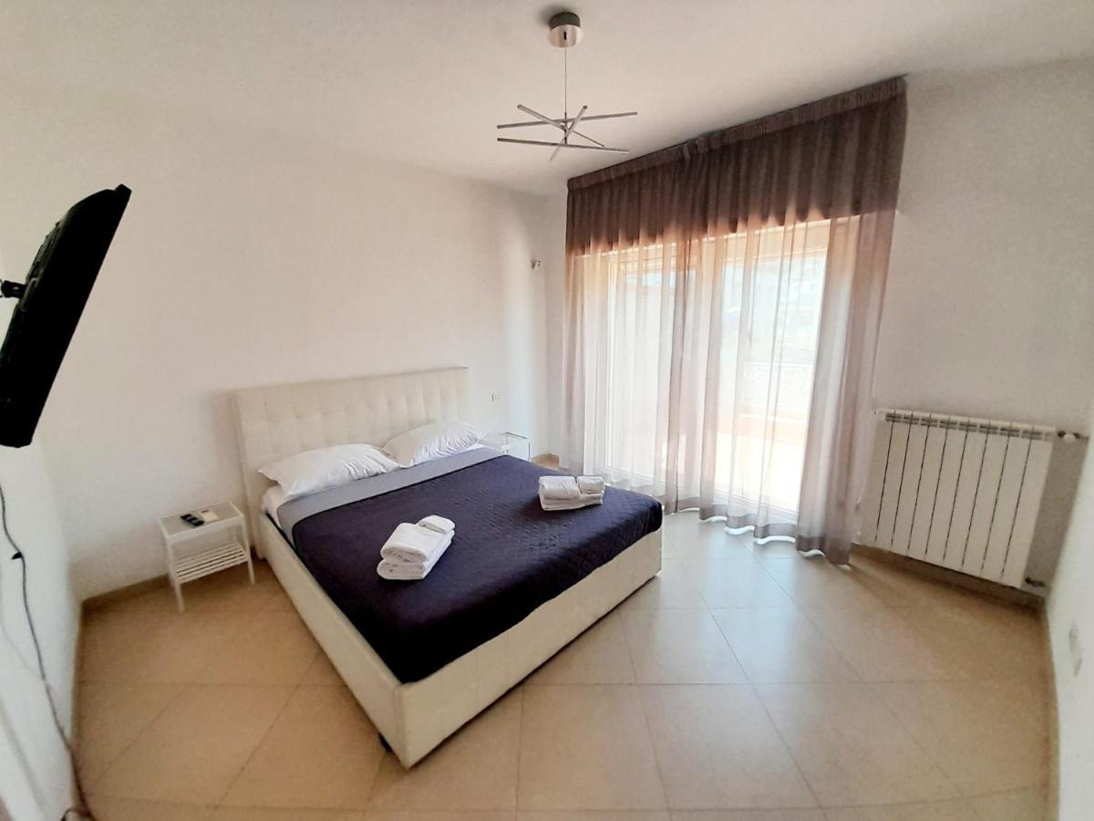 Mayfair Lifestyle Suites By Babylon Stay نابولي المظهر الخارجي الصورة