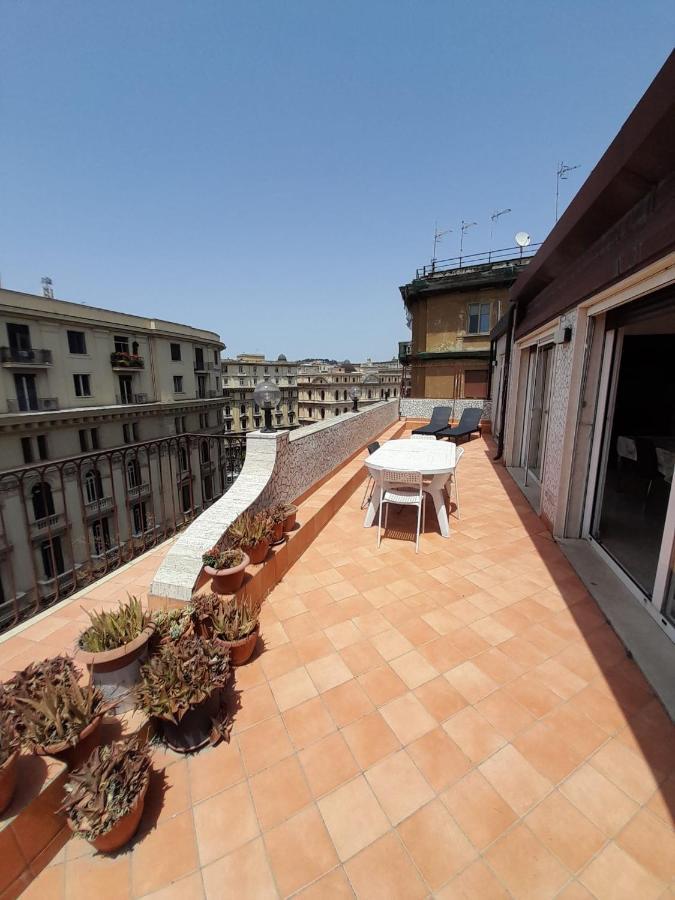 Mayfair Lifestyle Suites By Babylon Stay نابولي المظهر الخارجي الصورة