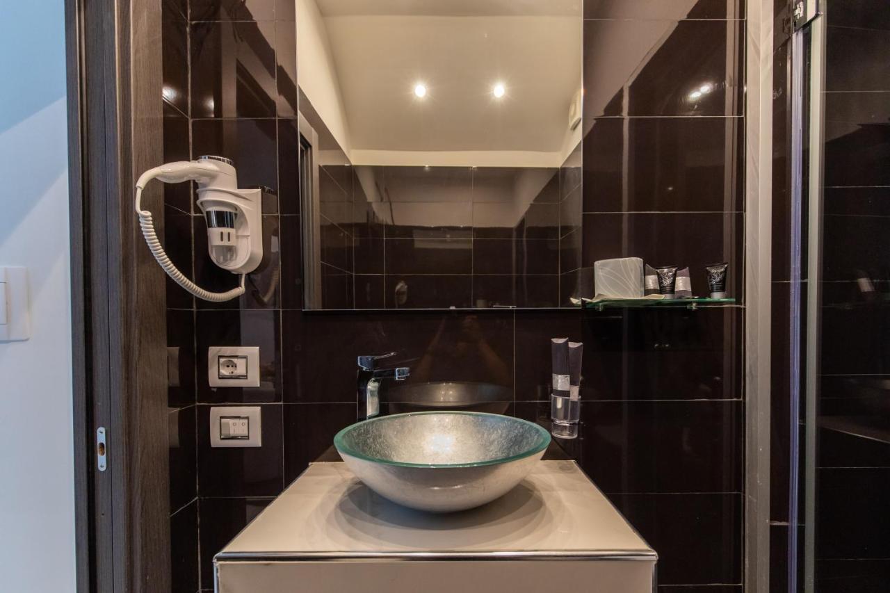 Mayfair Lifestyle Suites By Babylon Stay نابولي المظهر الخارجي الصورة
