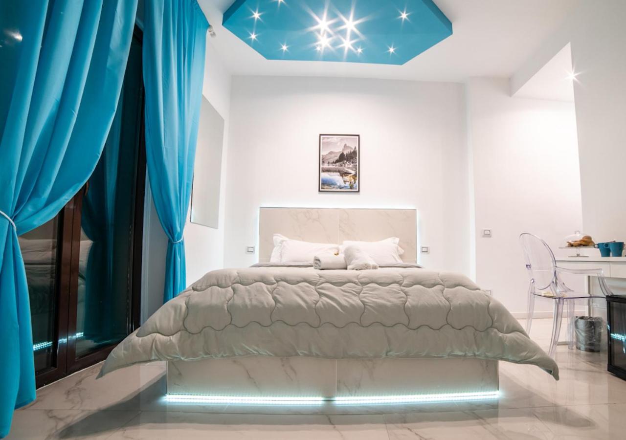 Mayfair Lifestyle Suites By Babylon Stay نابولي المظهر الخارجي الصورة